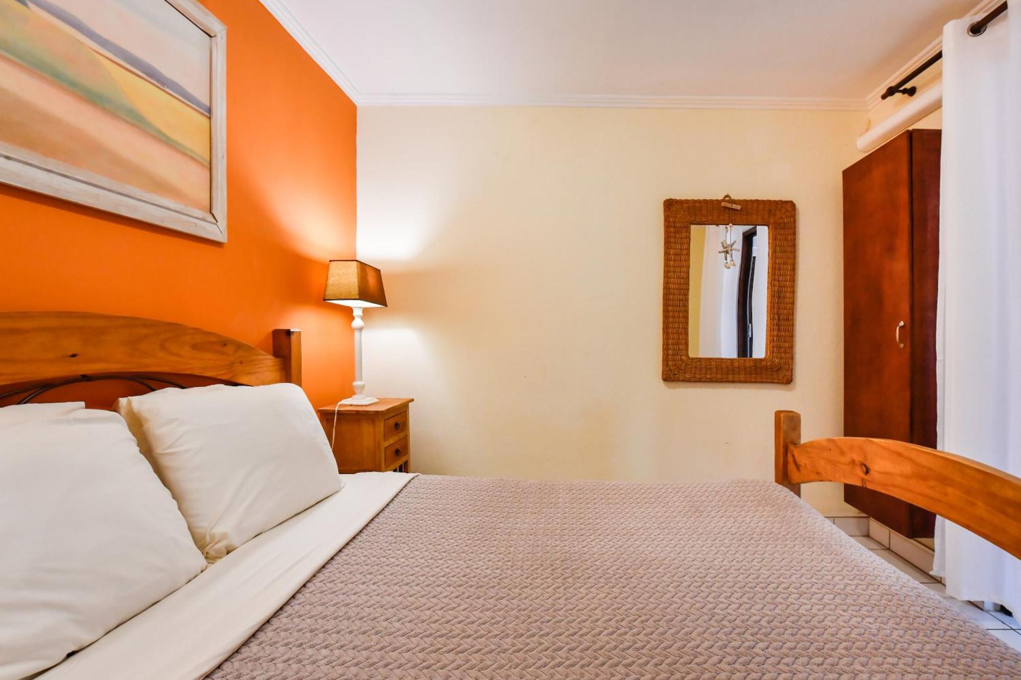 Brisas Studio Apartments (Adults Only) Palm Beach Exteriör bild
