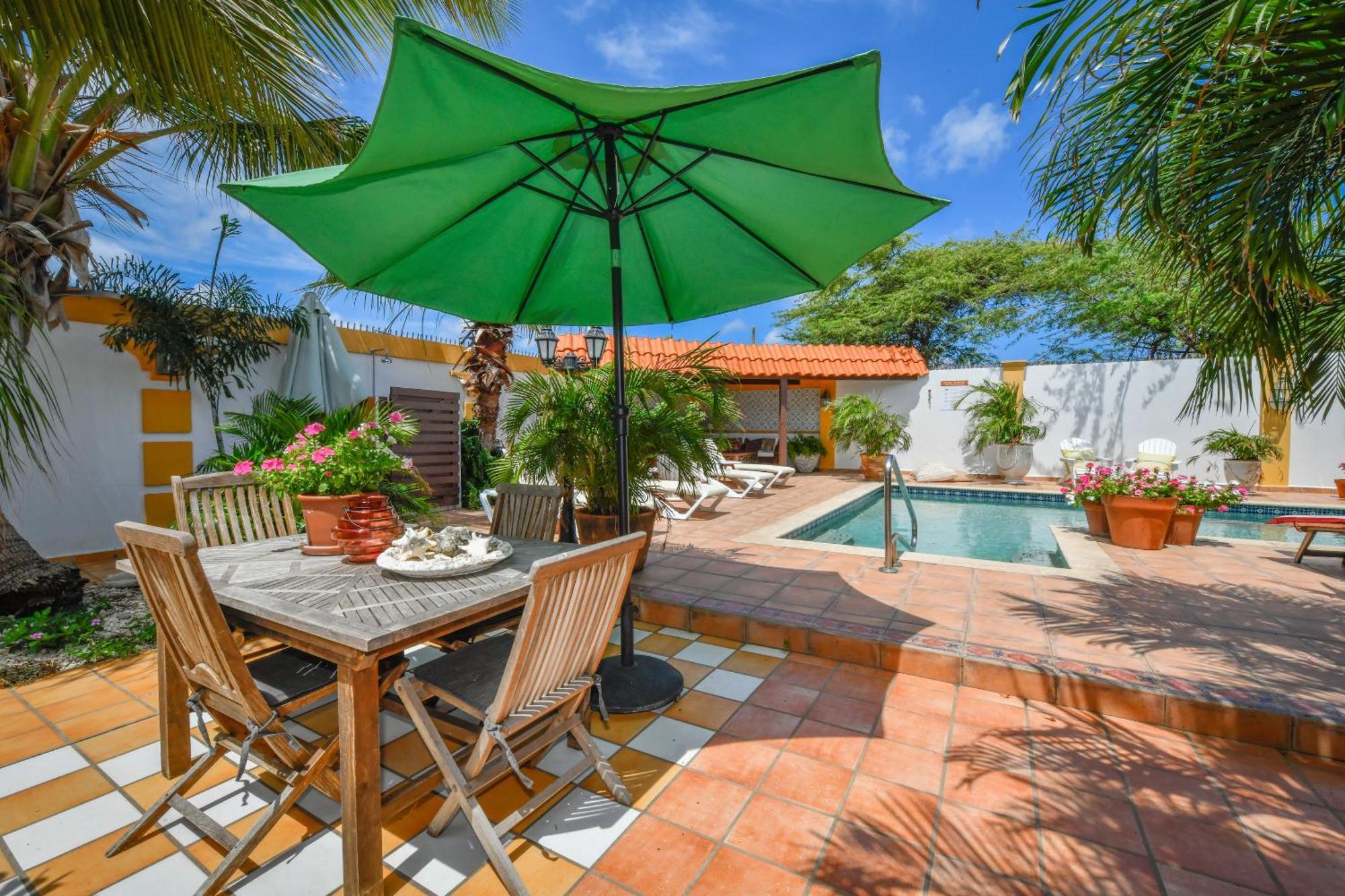 Brisas Studio Apartments (Adults Only) Palm Beach Exteriör bild