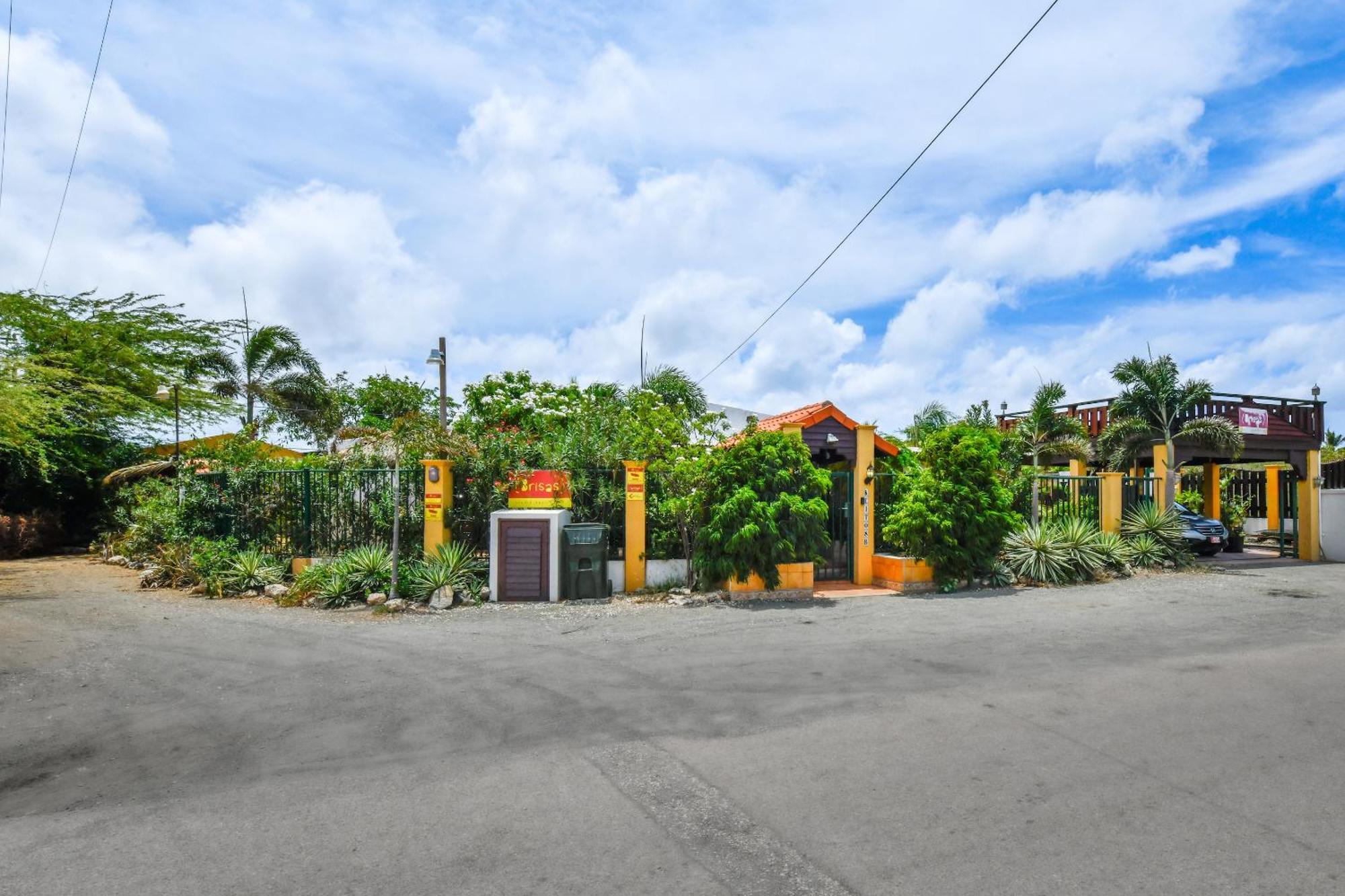 Brisas Studio Apartments (Adults Only) Palm Beach Exteriör bild