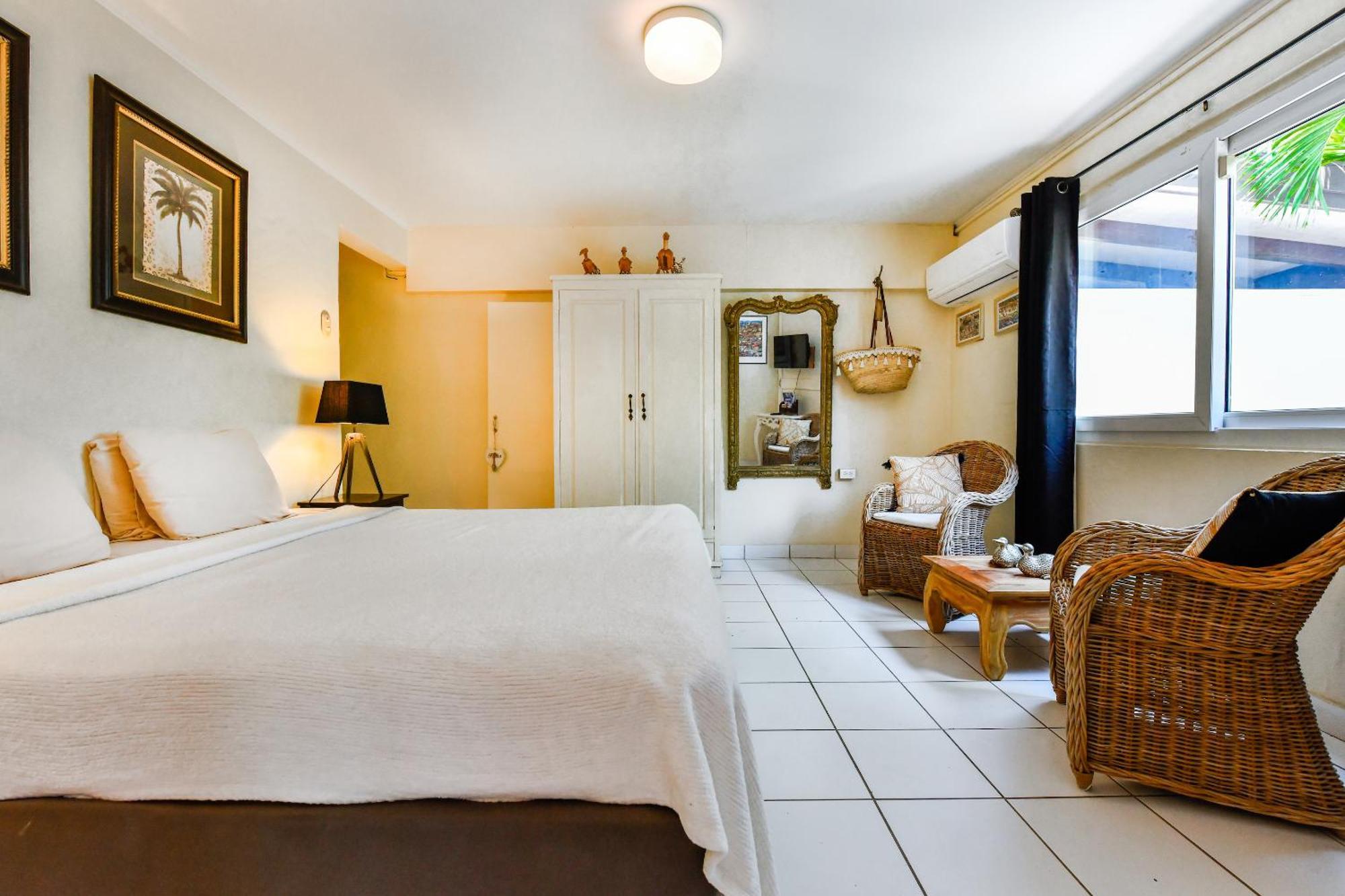 Brisas Studio Apartments (Adults Only) Palm Beach Exteriör bild