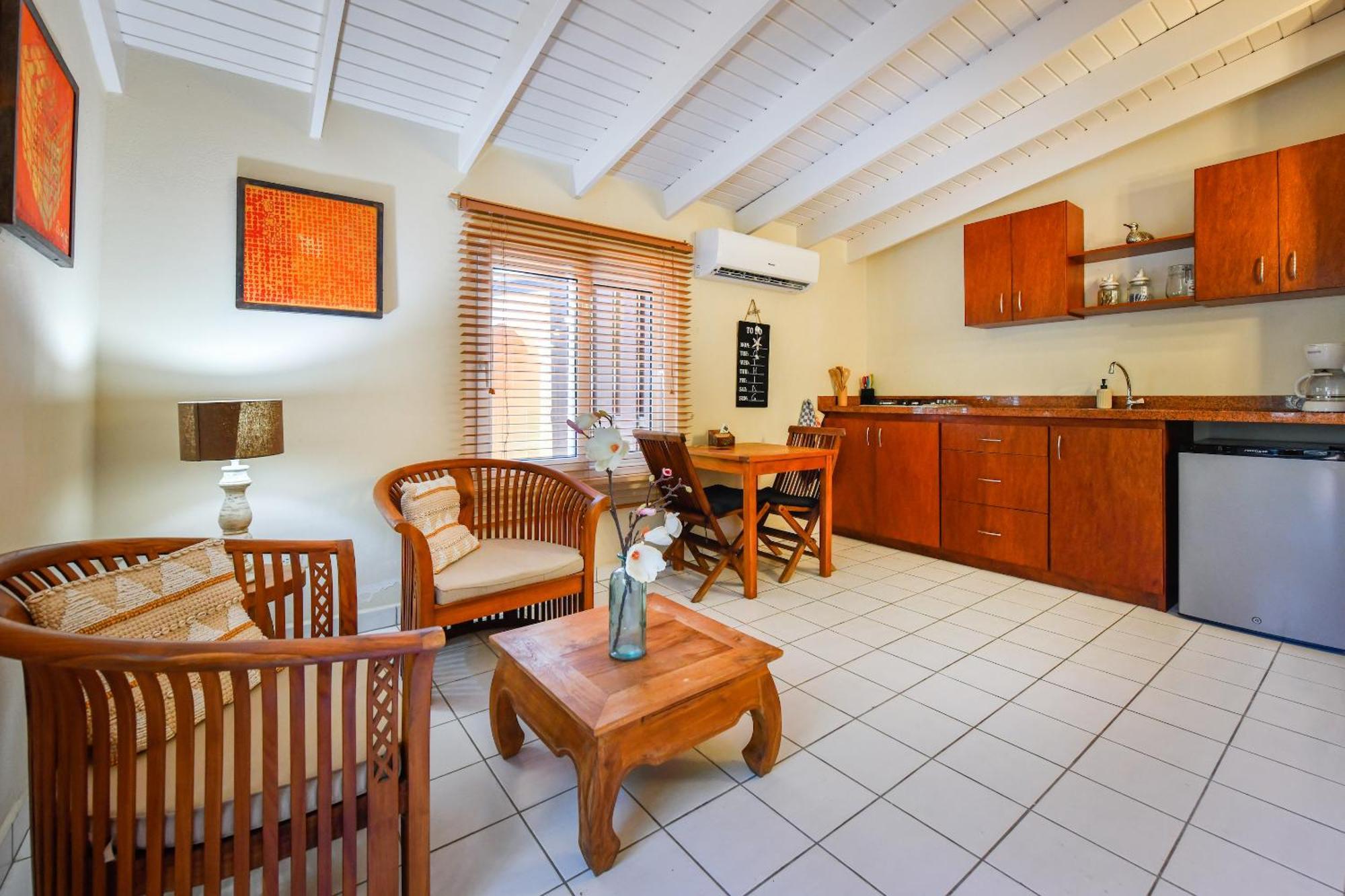Brisas Studio Apartments (Adults Only) Palm Beach Exteriör bild