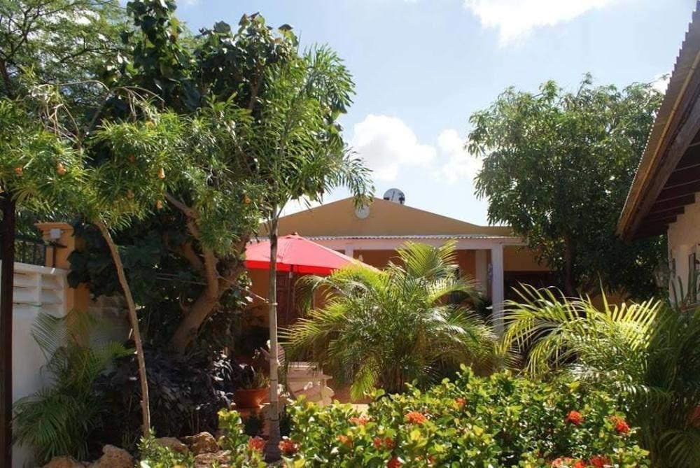Brisas Studio Apartments (Adults Only) Palm Beach Exteriör bild